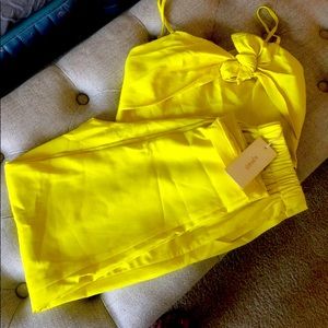 Boutique wear top/pants set.